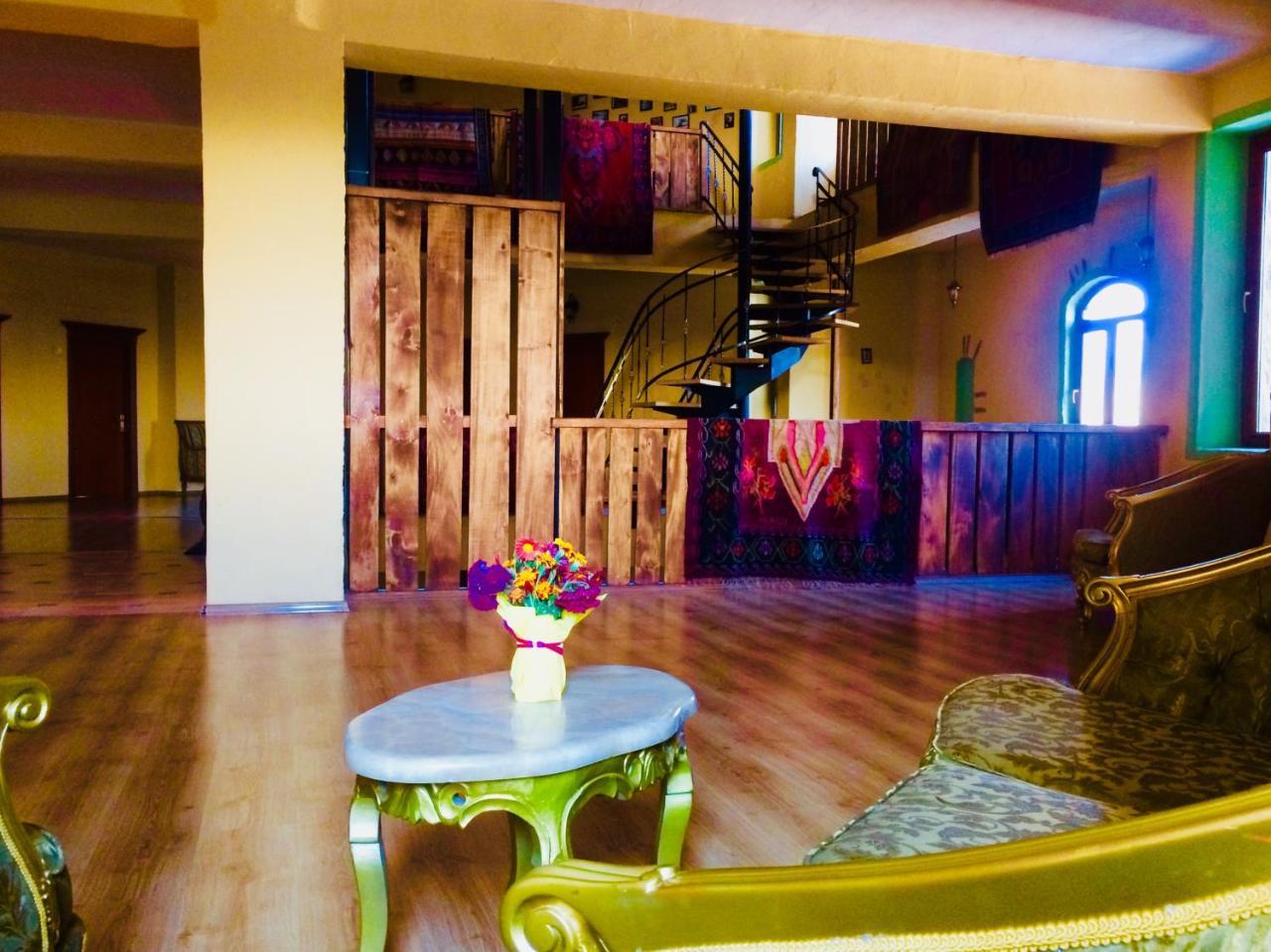 Royal Batoni Hotel Kvareli Kültér fotó